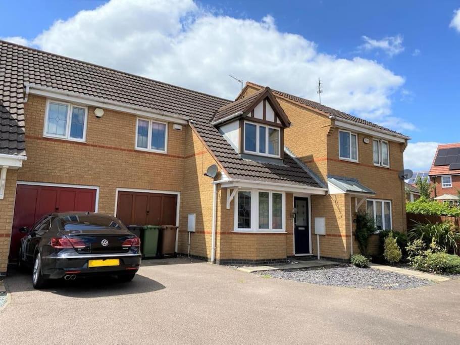 Charming Home In Wellingborough Exterior foto